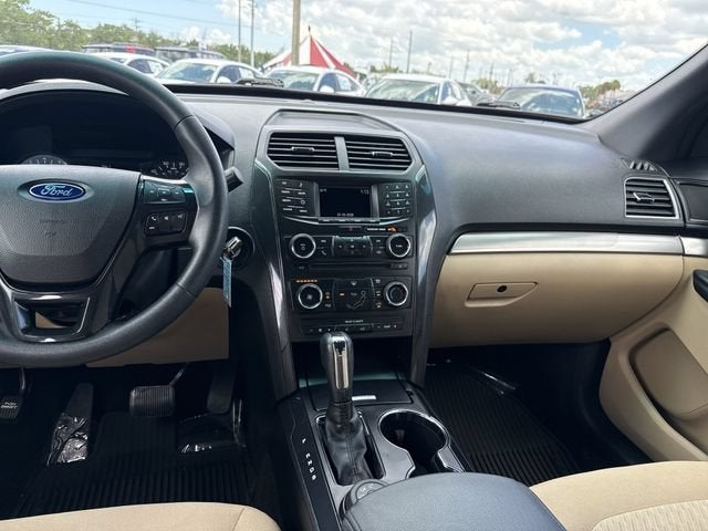 2016 Ford Explorer Base
