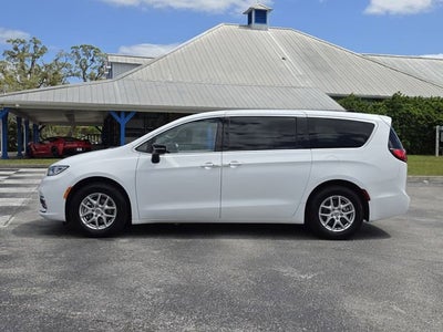 2024 Chrysler Pacifica Touring L
