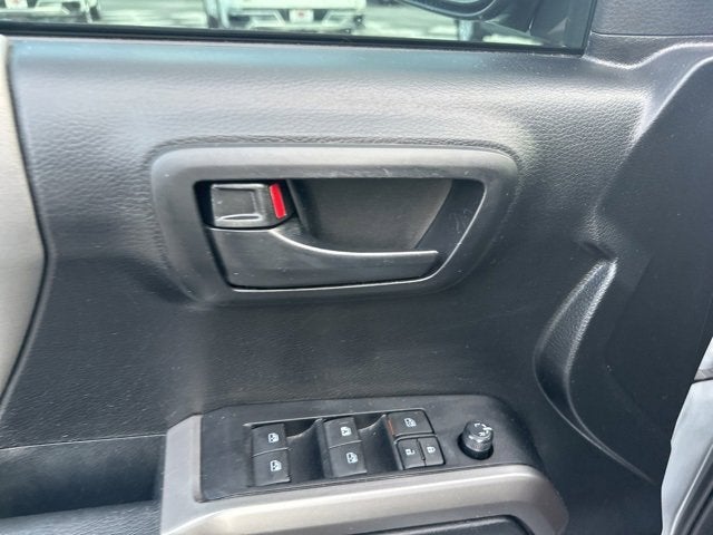 2022 Toyota Tacoma 4WD SR5