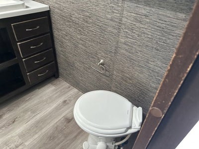 2020 CEDAR CREEK CRT40CFK2 Base