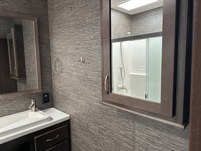 2020 CEDAR CREEK CRT40CFK2 Base