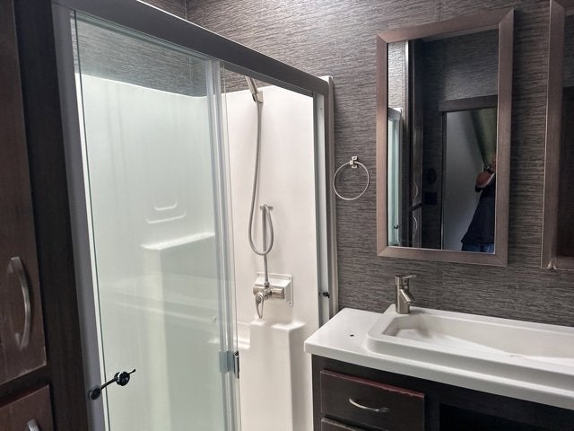 2020 CEDAR CREEK CRT40CFK2 Base