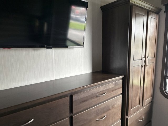 2020 CEDAR CREEK CRT40CFK2 Base