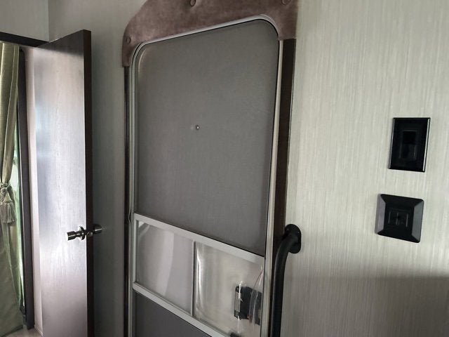 2020 CEDAR CREEK CRT40CFK2 Base