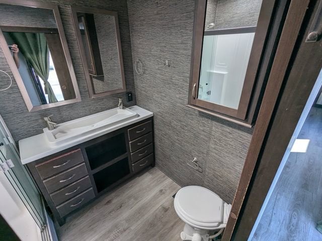 2020 CEDAR CREEK CRT40CFK2 Base