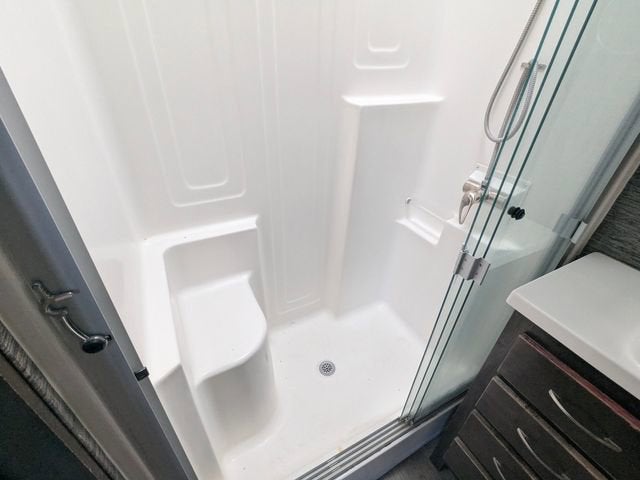 2020 CEDAR CREEK CRT40CFK2 Base