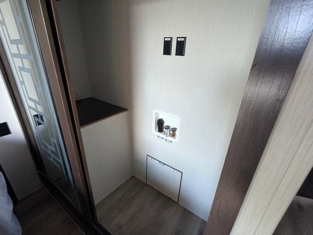 2020 CEDAR CREEK CRT40CFK2 Base