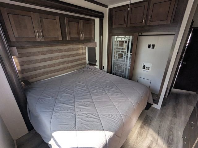 2020 CEDAR CREEK CRT40CFK2 Base