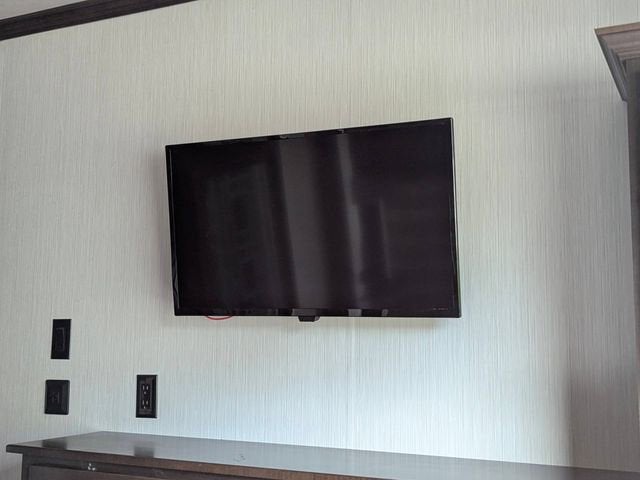 2020 CEDAR CREEK CRT40CFK2 Base