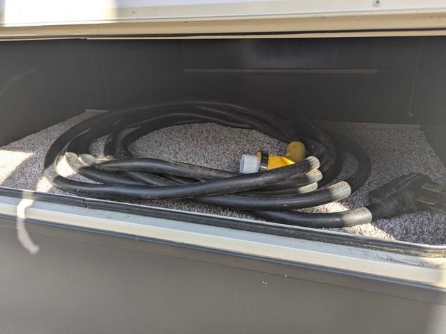 2020 CEDAR CREEK CRT40CFK2 Base