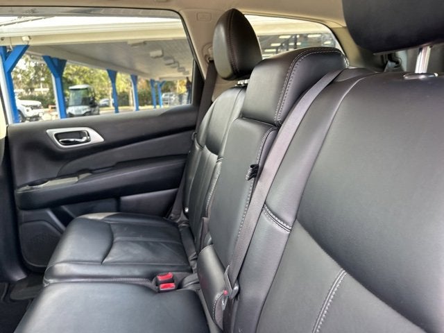 2020 Nissan Pathfinder SL