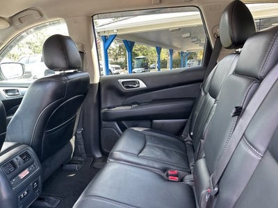 2020 Nissan Pathfinder SL