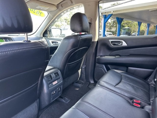 2020 Nissan Pathfinder SL