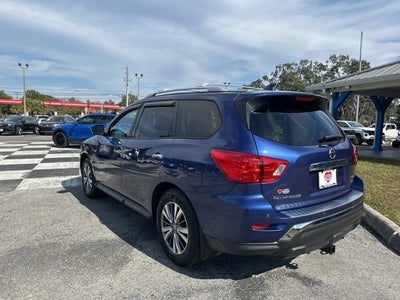 2020 Nissan Pathfinder SL