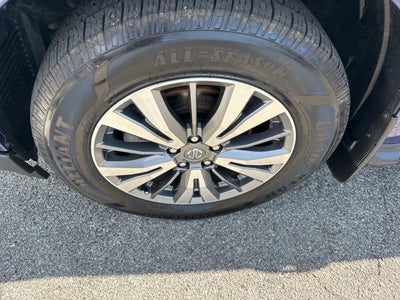 2020 Nissan Pathfinder SL