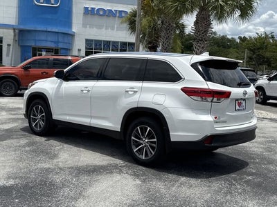 2019 Toyota Highlander SE