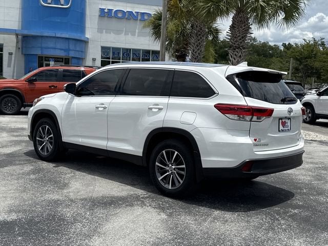 2019 Toyota Highlander SE