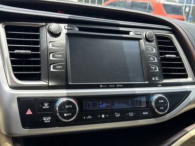 2019 Toyota Highlander SE