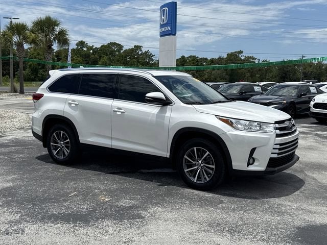 2019 Toyota Highlander SE