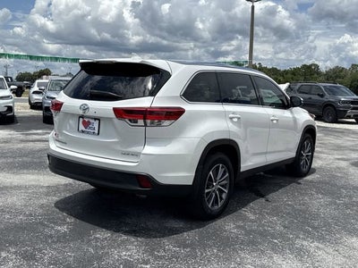 2019 Toyota Highlander SE