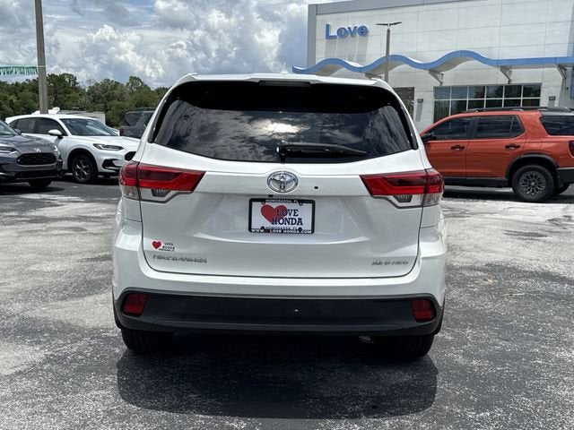 2019 Toyota Highlander SE
