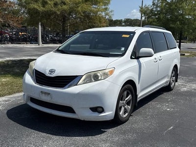 2014 Toyota Sienna LE AAS