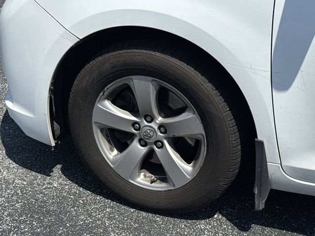 2014 Toyota Sienna LE AAS