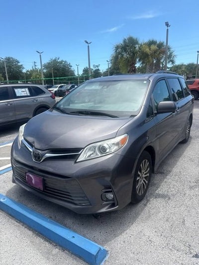 2020 Toyota Sienna XLE Auto Access Seat