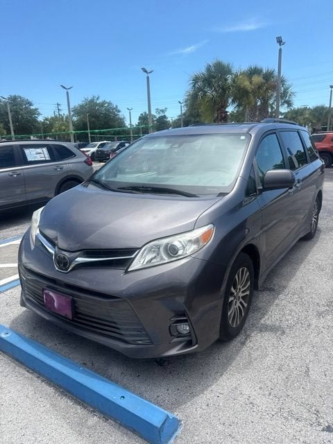 2020 Toyota Sienna XLE Auto Access Seat