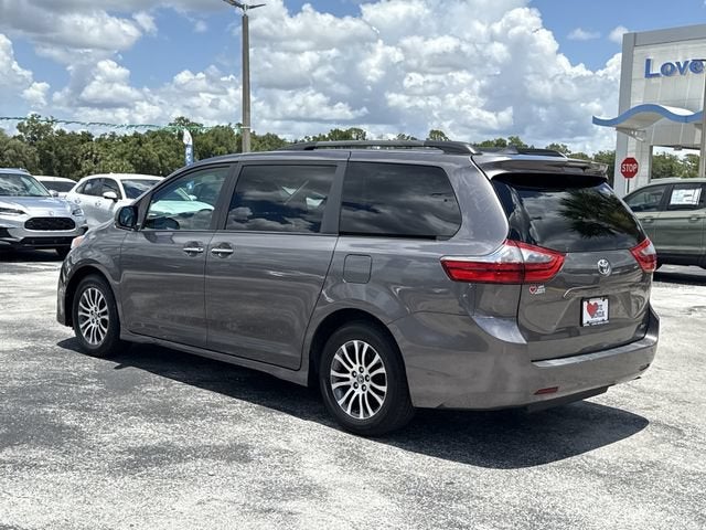 2020 Toyota Sienna XLE Auto Access Seat