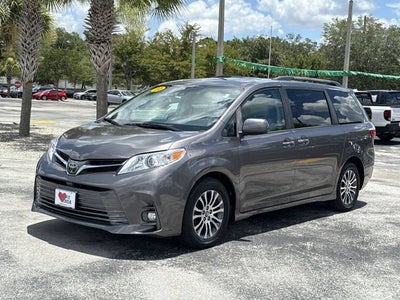 2020 Toyota Sienna XLE Auto Access Seat