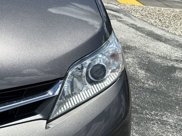 2020 Toyota Sienna XLE Auto Access Seat