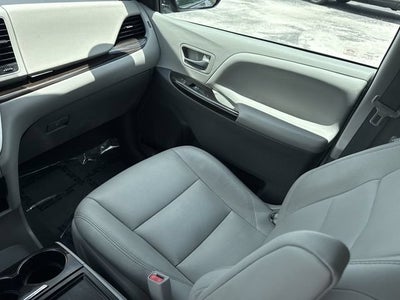 2020 Toyota Sienna XLE Auto Access Seat