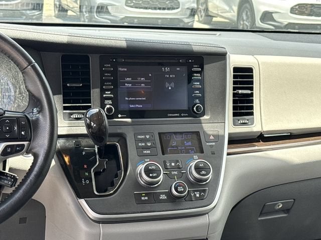 2020 Toyota Sienna XLE Auto Access Seat