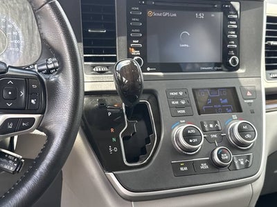 2020 Toyota Sienna XLE Auto Access Seat