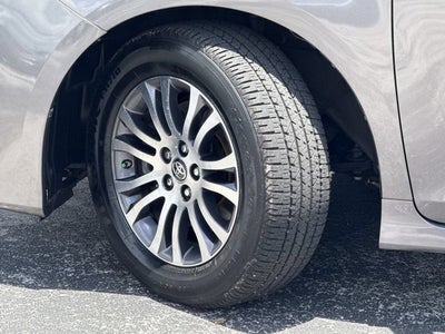 2020 Toyota Sienna XLE Auto Access Seat