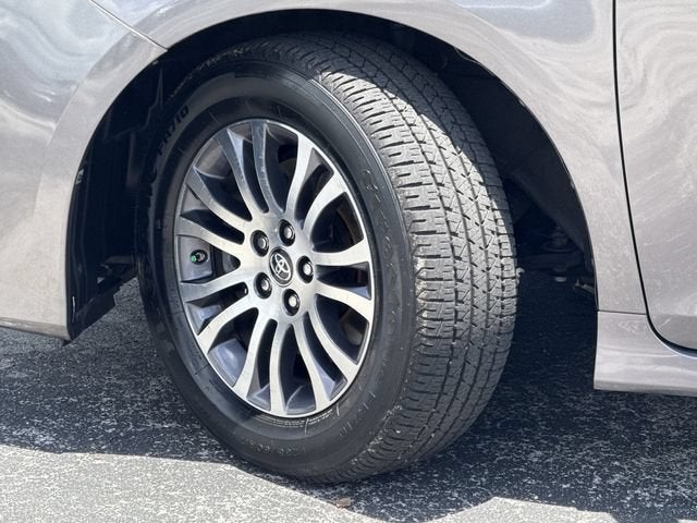 2020 Toyota Sienna XLE Auto Access Seat