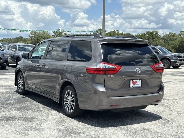 2020 Toyota Sienna XLE Auto Access Seat