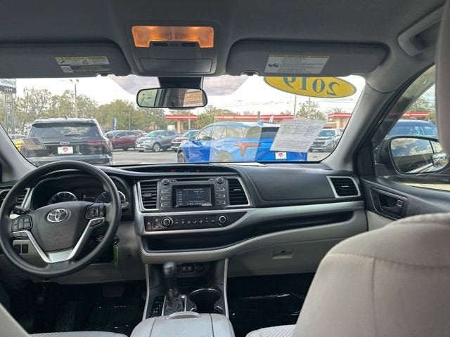 2019 Toyota Highlander LE