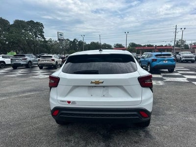 2025 Chevrolet Trax LS