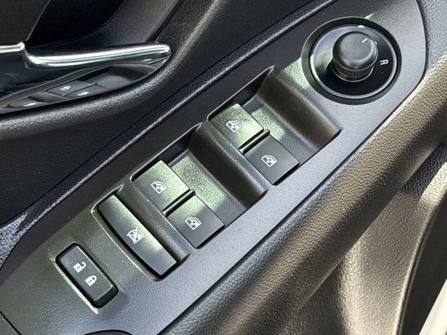 2016 Chevrolet Trax LS - Photo 24