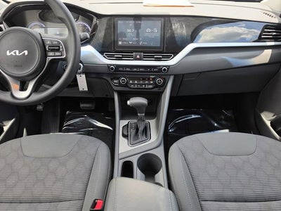 2022 Kia Niro LX