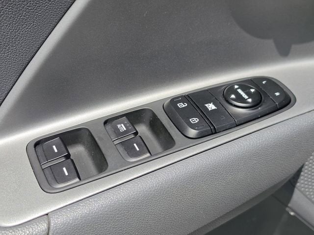 2022 Kia Niro LX
