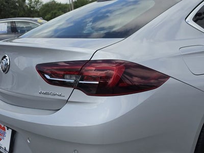 2018 Buick Regal Sportback Essence