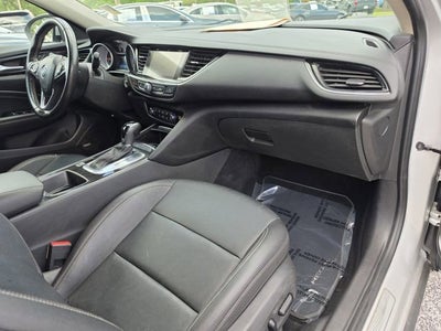 2018 Buick Regal Sportback Essence