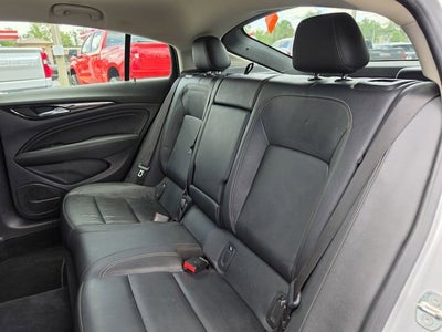2018 Buick Regal Sportback Essence