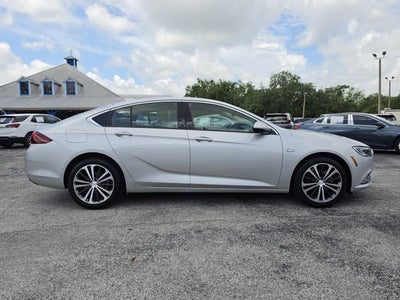 2018 Buick Regal Sportback Essence