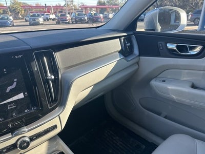 2020 Volvo XC60 Momentum